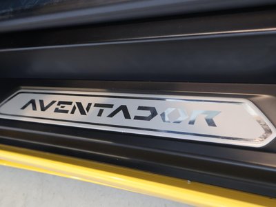 صورة 36 لـ 2012 Lamborghini AVENTADOR