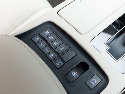 صورة 61 لـ 2023 Toyota CENTURY