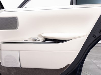صورة 69 لـ 2023 Toyota CENTURY