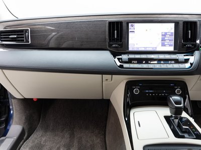 صورة 41 لـ 2023 Toyota CENTURY