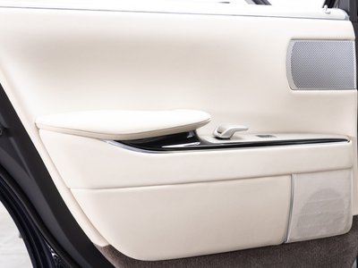 صورة 71 لـ 2023 Toyota CENTURY