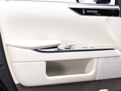 صورة 65 لـ 2023 Toyota CENTURY