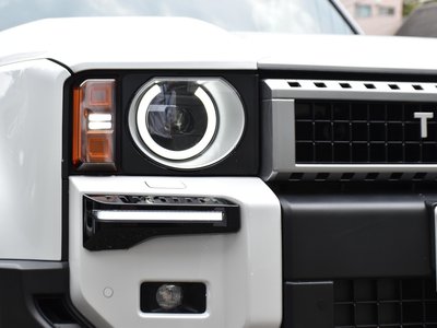2024 Toyota LAND CRUISER 250 photo 13