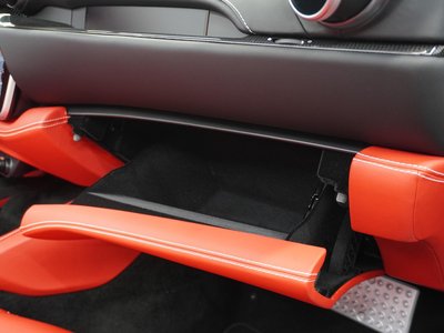 صورة 65 لـ 2018 Ferrari PORTOFINO