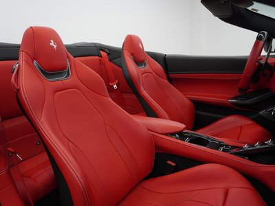 صورة 42 لـ 2018 Ferrari PORTOFINO