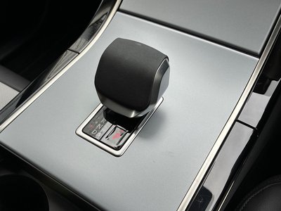 2025 LAND Rover RANGE ROVER VELAR thumbnail 19