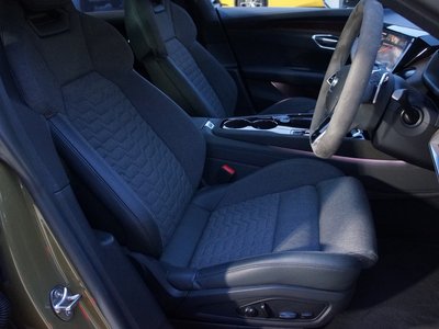 صورة 16 لـ 2021 AUDI E-TRON GT QUATTRO