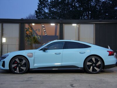 صورة 8 لـ 2021 AUDI E-TRON GT QUATTRO