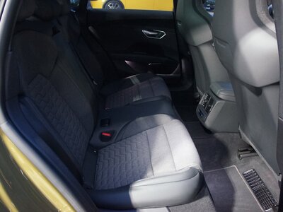 صورة 28 لـ 2021 AUDI E-TRON GT QUATTRO