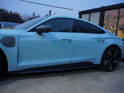 صورة 10 لـ 2021 AUDI E-TRON GT QUATTRO
