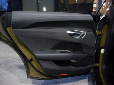 صورة 27 لـ 2021 AUDI E-TRON GT QUATTRO