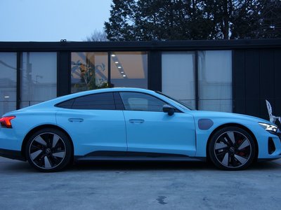 صورة 4 لـ 2021 AUDI E-TRON GT QUATTRO