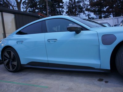 صورة 13 لـ 2021 AUDI E-TRON GT QUATTRO