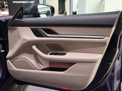 صورة مصغرة 17 لـ 2025 Porsche TAYCAN