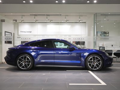 صورة مصغرة 4 لـ 2025 Porsche TAYCAN