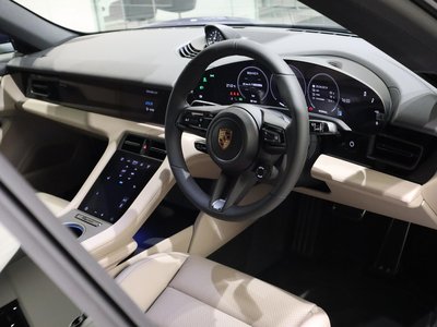 صورة مصغرة 19 لـ 2025 Porsche TAYCAN