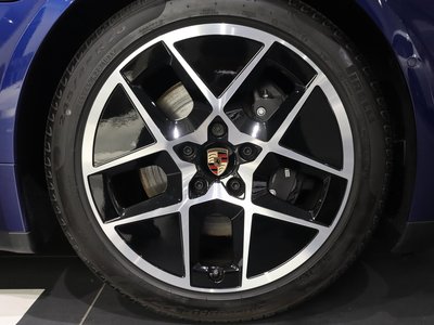 صورة مصغرة 11 لـ 2025 Porsche TAYCAN