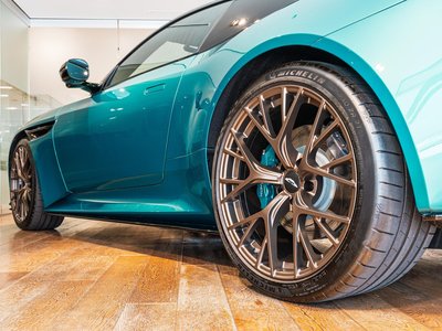صورة 14 لـ 2025 Aston Martin DB12