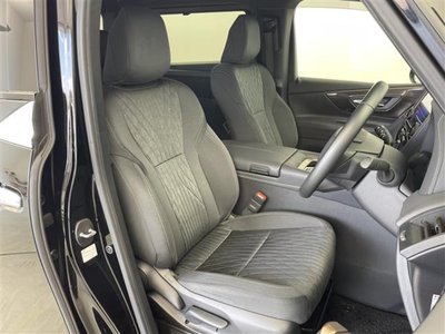 2025 Toyota ALPHARD — фото 24