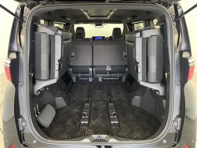 2025 Toyota ALPHARD — фото 30