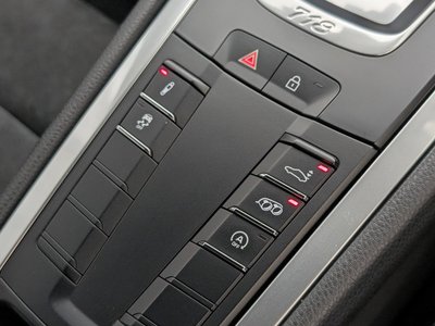 2020 Porsche 718 thumbnail 28