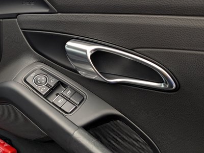 2020 Porsche 718 thumbnail 33