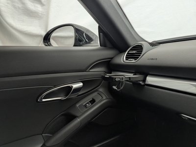 2020 Porsche 718 thumbnail 35