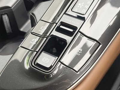 2025 Toyota CROWN ESTATE thumbnail 62