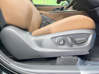 2025 Toyota CROWN ESTATE thumbnail 45