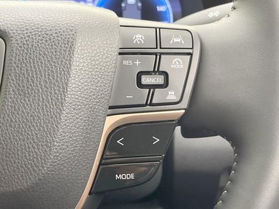 2025 Toyota CROWN ESTATE photo 4