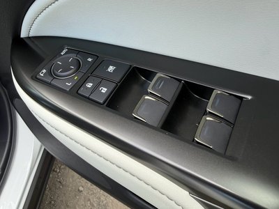 صورة مصغرة 35 لـ 2023 Lexus NX