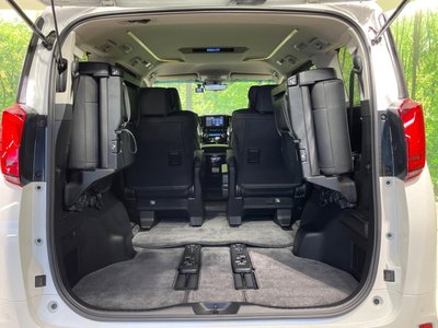 2022 Toyota ALPHARD — фото 13