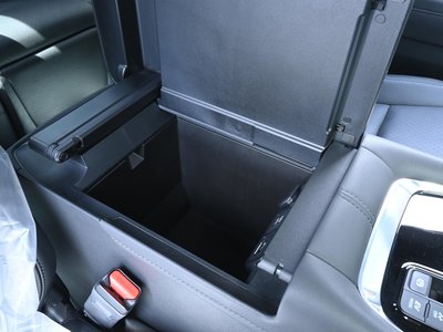 2024 Toyota ALPHARD — фото 30