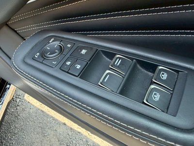 2021 Lexus LS thumbnail 31