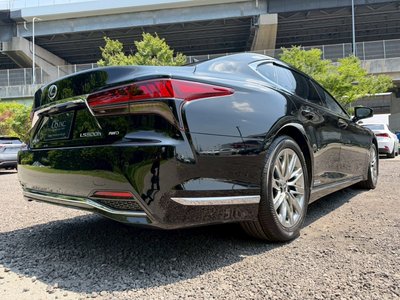 2021 Lexus LS thumbnail 18