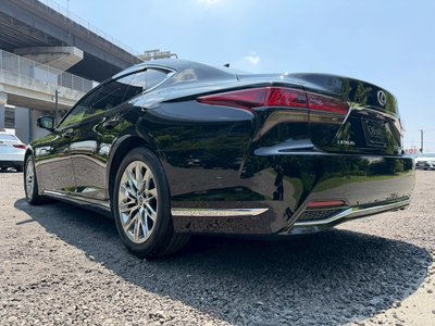2021 Lexus LS thumbnail 26