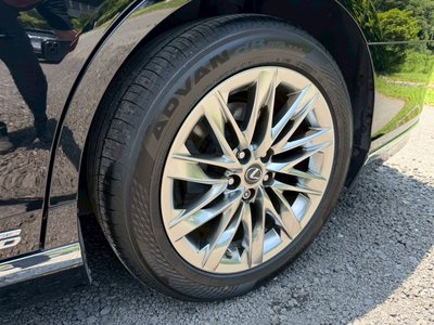 2021 Lexus LS thumbnail 32