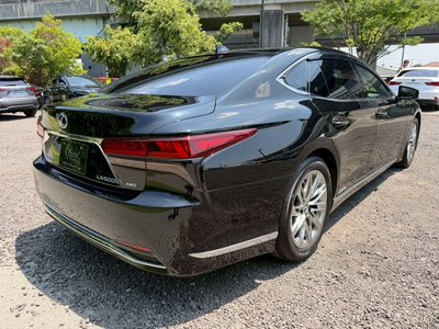 2021 Lexus LS thumbnail 19