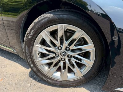 2021 Lexus LS thumbnail 22