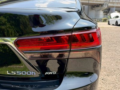 2021 Lexus LS thumbnail 21