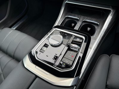 2025 BMW 7 SERIES thumbnail 44