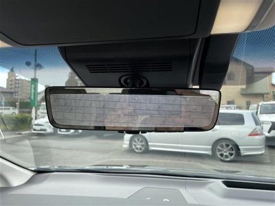 2025 Lexus LM thumbnail 18