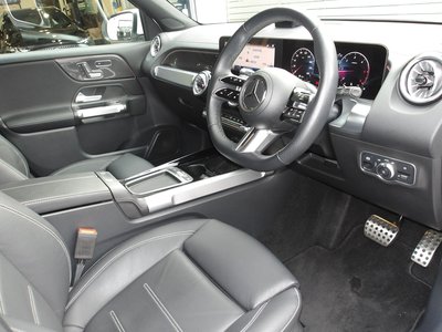 2025 Mercedes-BENZ GLB photo 4