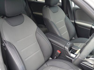 2021 Mercedes-BENZ GLB AMG 照片 27
