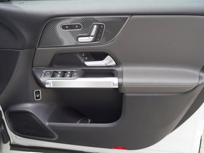 2021 Mercedes-BENZ GLB AMG 照片 21
