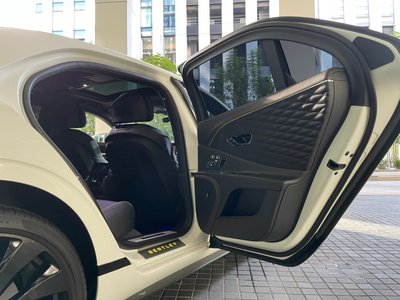صورة 13 لـ 2021 Bentley FLYING SPUR