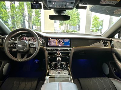 صورة 15 لـ 2021 Bentley FLYING SPUR