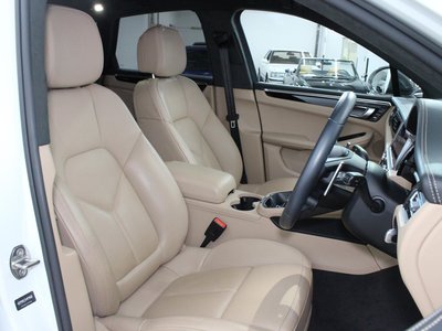 2022 Porsche MACAN photo 14