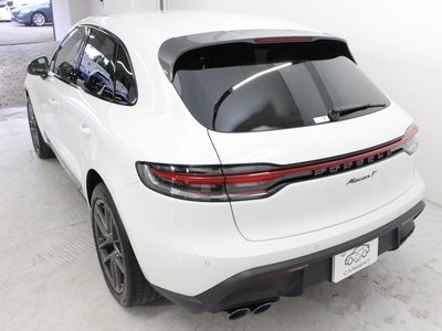 2022 Porsche MACAN photo 11