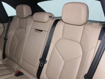 2022 Porsche MACAN photo 39